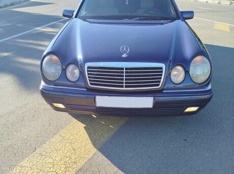 Mercedes E 220