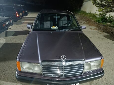Mercedes 190