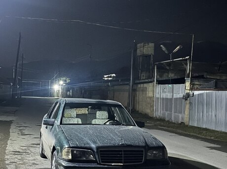 Mercedes C 220