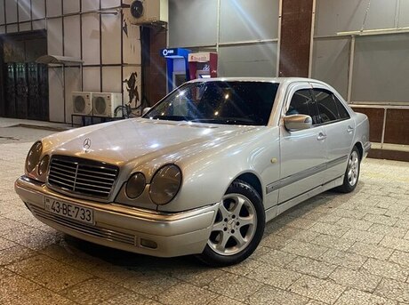 Mercedes E 320