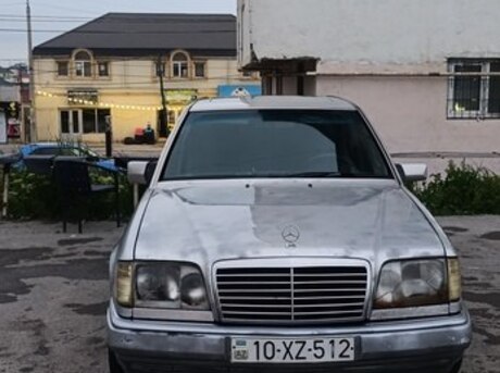Mercedes 220 E