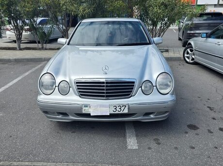 Mercedes E 220