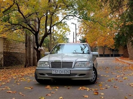 Mercedes C 180