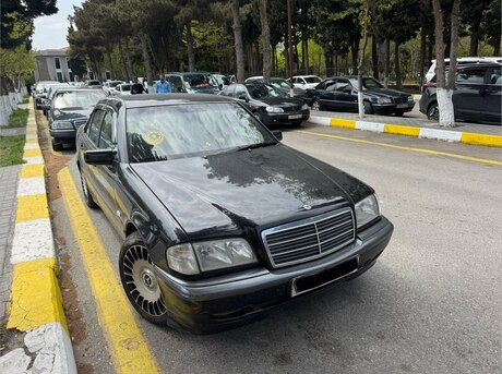 Mercedes C 230