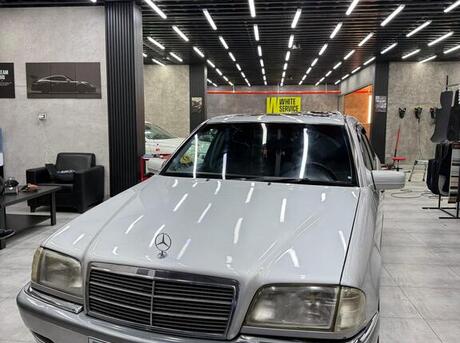 Mercedes C 220