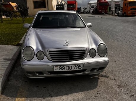 Mercedes E 240