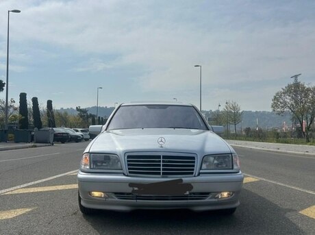 Mercedes C 230