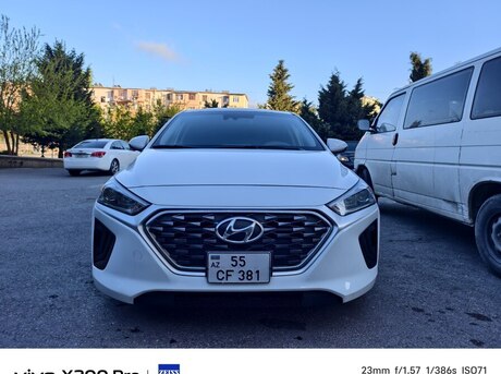 Hyundai IONIQ