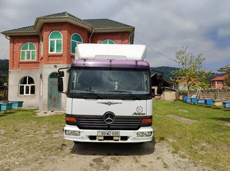 Mercedes Atego 815