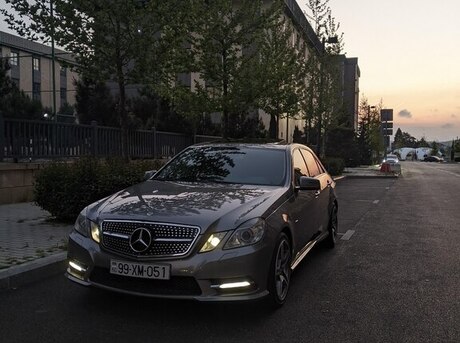 Mercedes E 220