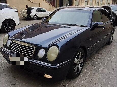 Mercedes E 230