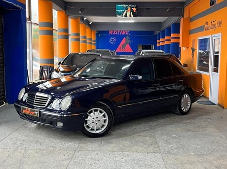 Mercedes E 220