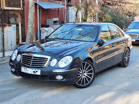 Mercedes E 240