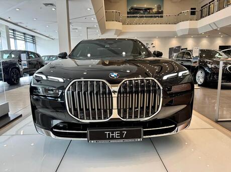 BMW 740