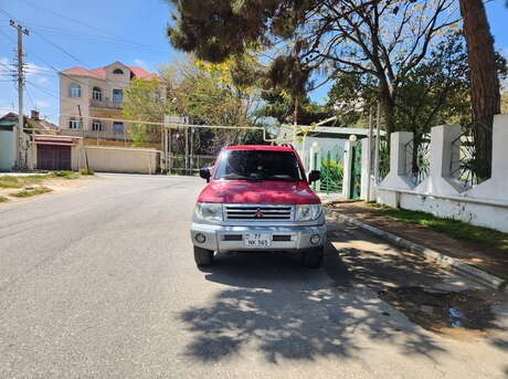 Mitsubishi Pajero io