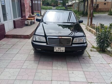 Mercedes C 230