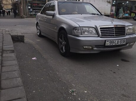 Mercedes C 180