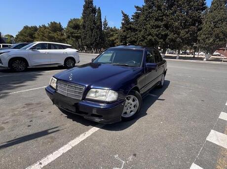 Mercedes C 180