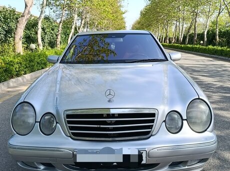 Mercedes E 220