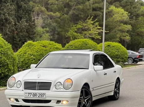 Mercedes E 320