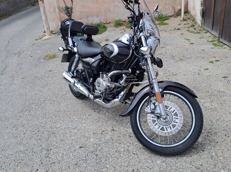 Bajaj Avenger 220