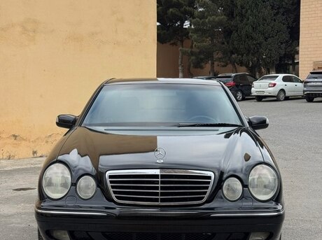 Mercedes E 240