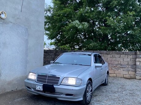 Mercedes C 250