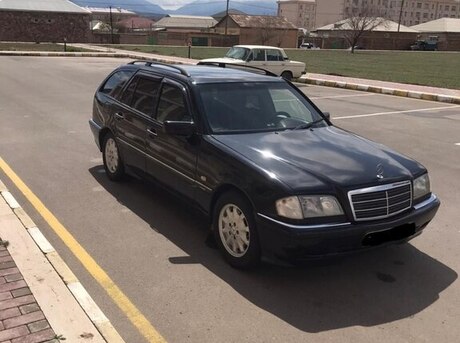 Mercedes C 180