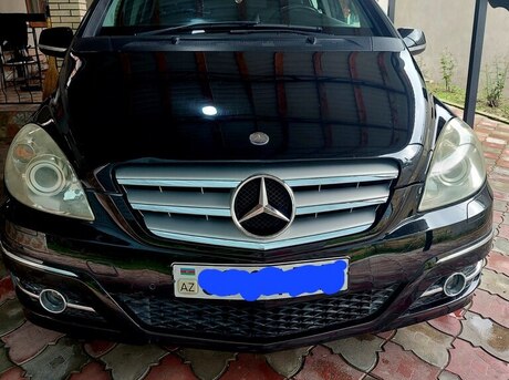 Mercedes B 180