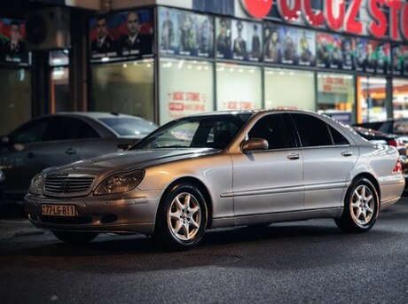 Mercedes S 320