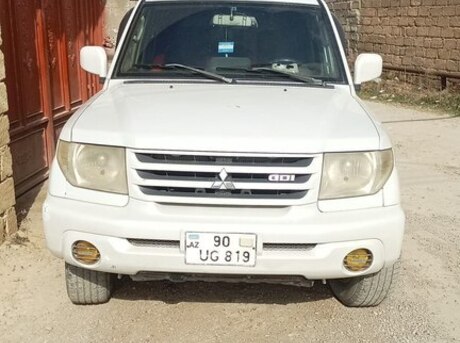 Mitsubishi Pajero io