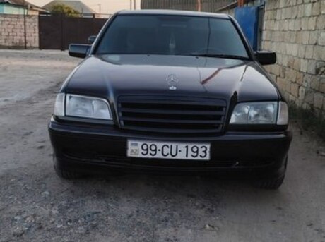 Mercedes C 200
