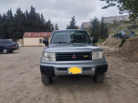 Mitsubishi Pajero io