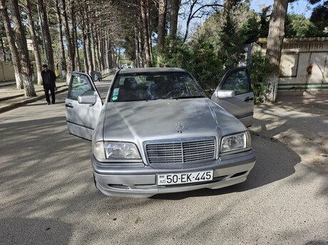Mercedes C 220