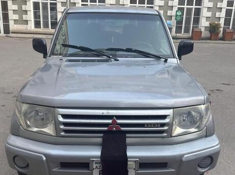 Mitsubishi Pajero io