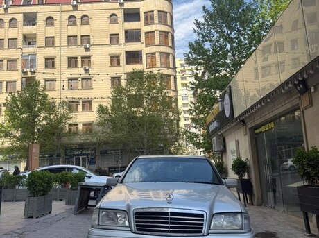 Mercedes C 200