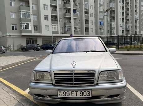 Mercedes C 240