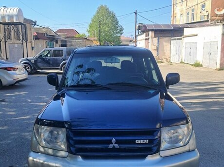 Mitsubishi Pajero io