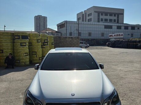 Mercedes E 220