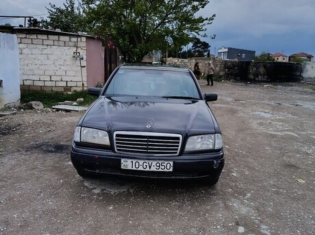 Mercedes C 200