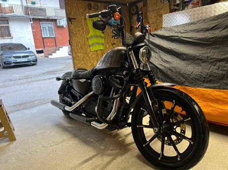 Harley-Davidson XL883N Sportster Iron 883
