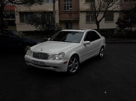 Mercedes C 240