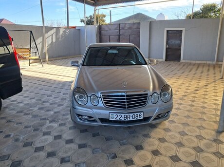 Mercedes E 220