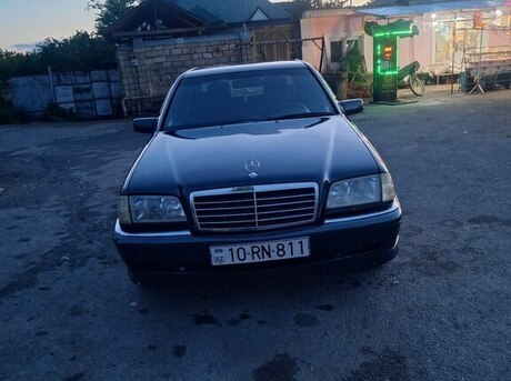 Mercedes C 180