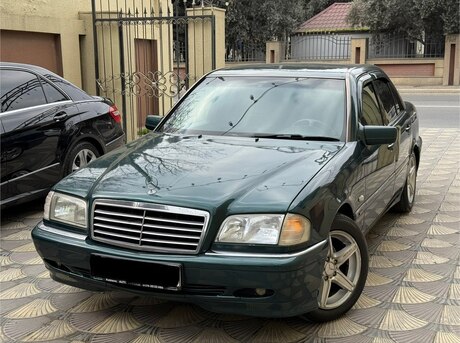 Mercedes C 200