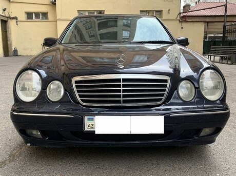 Mercedes E 240