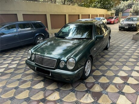 Mercedes E 230
