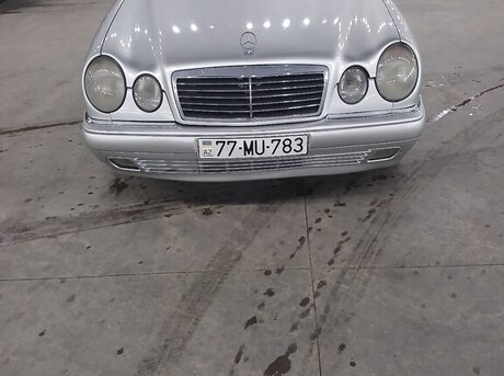 Mercedes E 240