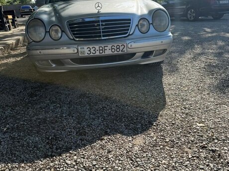 Mercedes E 240