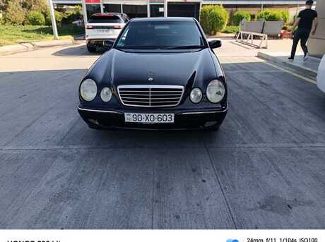 Mercedes E 320